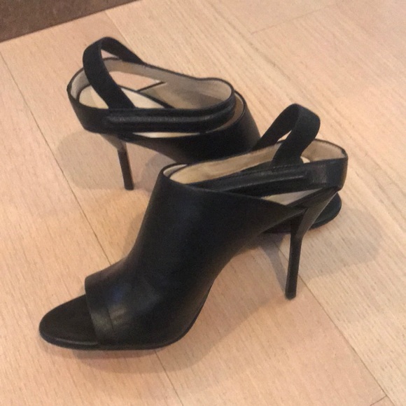 Heels - Picture 2 of 3